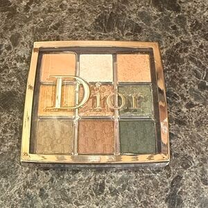 Dior Elegant Eyeshadow Palette with Gold and Green Hues